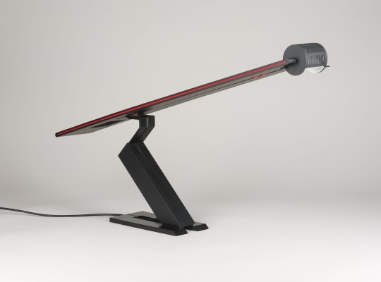 Auction 144<br>SCHREIBTISCHLEUCHTE MODELL 'MELANOS'