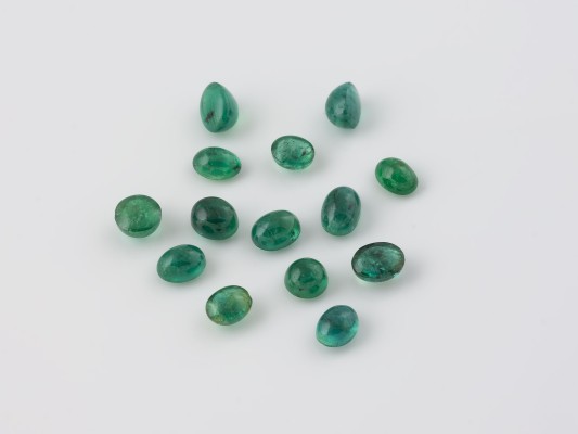 Picture SMARAGD CABOCHON KONVOLUT
