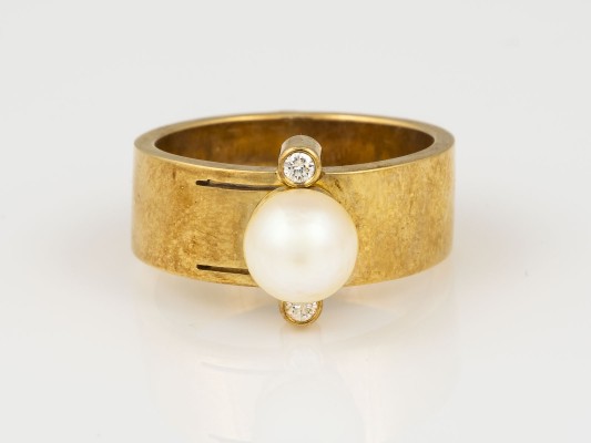 Auktion <br>PERLEN RING