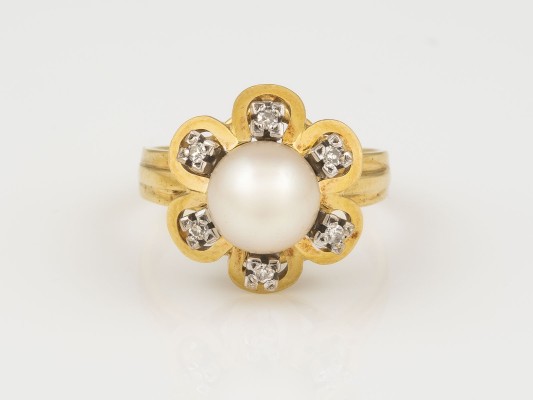 Auction <br>PERL DIAMANT RING