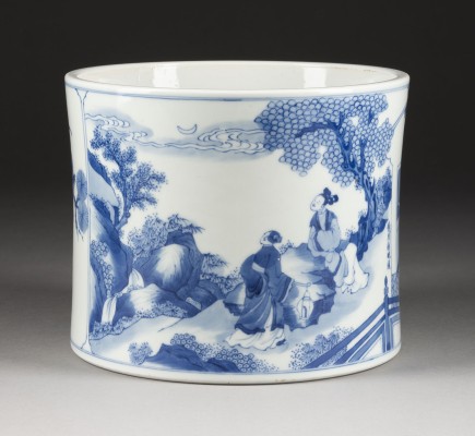 Auktion 143<br>EIN BLAU-WEISSER PINSELTOPF MIT DARSTELLUNG AUS 