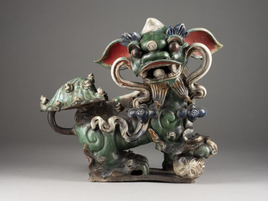 Auction 143<br>EINE SHIWAN-WARE-FIGUR VON EINEM WÄCHTERLÖWEN