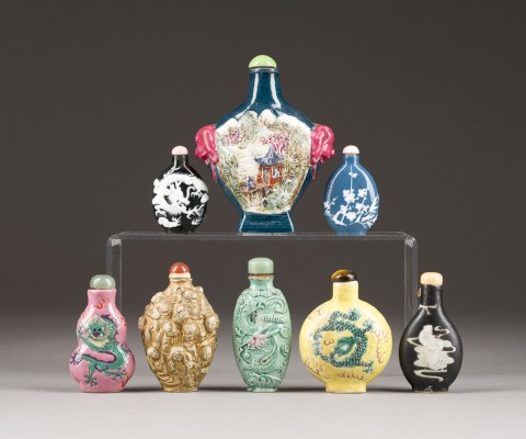 Auktion 143<br>ACHT SNUFFBOTTLES AUS PORZELLAN