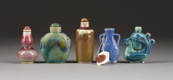 Auktion 143<br>FÜNF SNUFFBOTTLES AUS PORZELLAN