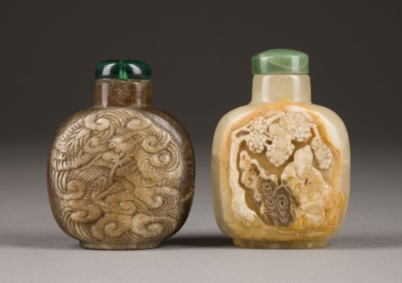 Auktion 143<br>EIN ZWEITEILIGES KONVOLUT VON GESCHNITZTEN SNUFFBOTTLES AUS HARTSTEIN