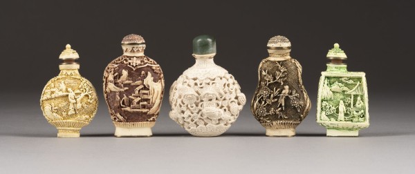 Auction 143<br>EIN FÜNFTEILIGES KONVOLUT VON SNUFFBOTTLES