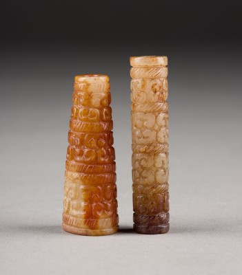 Auction 143<br>ZWEI ARCHAISCHE RÖHRENFÖRMIGE ORNAMENTE AUS JADE