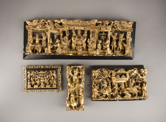 Auktion 143<br>EIN VIERTEILIGES KONVOLUT VON VERGOLDETEN HOLZRELIEFS