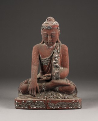 Auktion 143<br>EINE ROT LACKIERTE BUDDHA-FIGUR AUS HOLZ
