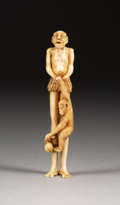Auction 143<br>EIN GESCHNITZTES NETSUKE VON ASHINAGA UND AFFEN AUS ELFENBEIN