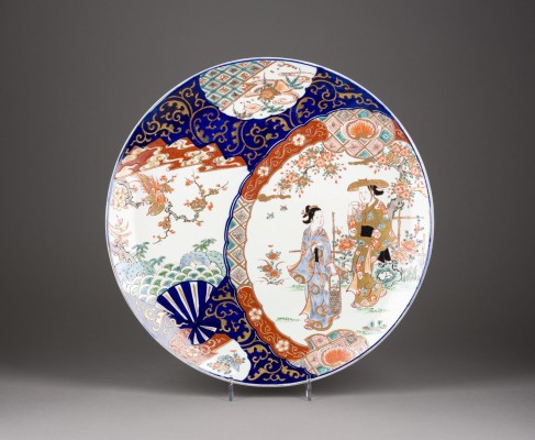 Auktion 143<br>EIN GROSSER IMARI-TELLER