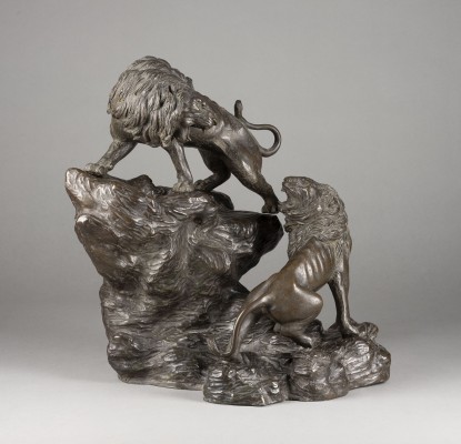 Auction 143<br>EIN GROSSER OKIMONO MIT ZWEI BRÜLLENDEN LÖWEN AUS BRONZE