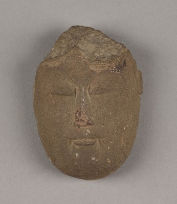 Auction 143<br>EIN KLEINER KOPF VON BUDDHA AUS STEIN
