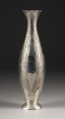 Bild EIN PERSISCHE SILBER VASE MIT BLUMENDARSTELLUNG