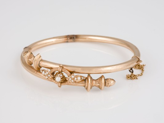 Auction 146<br>PERLEN ARMREIF