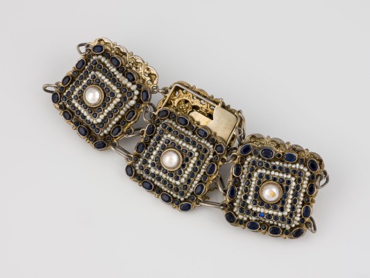 Auction 146<br>HISTORISCHES ARMBAND
