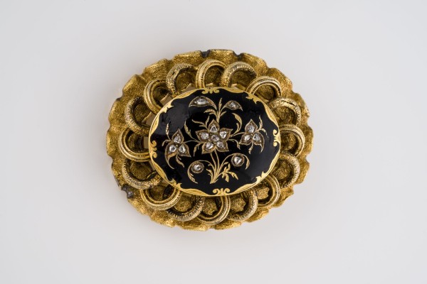 Auction 146<br>EMAILLE BROSCHE