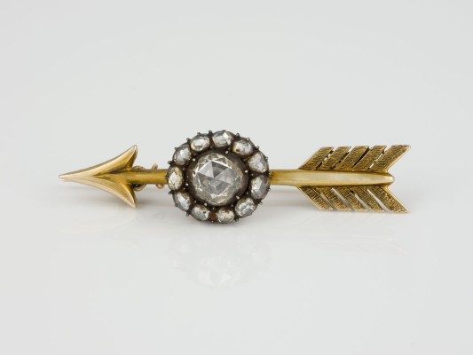 Auction 146<br>DIAMANTROSEN BROSCHE
