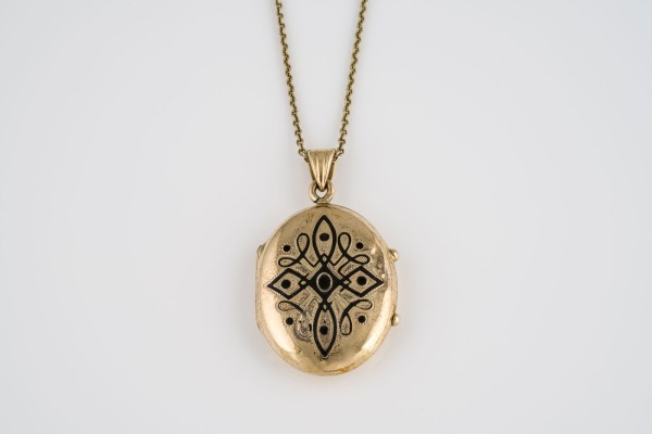 Auction 146<br>FOTO MEDAILLON MIT KETTE