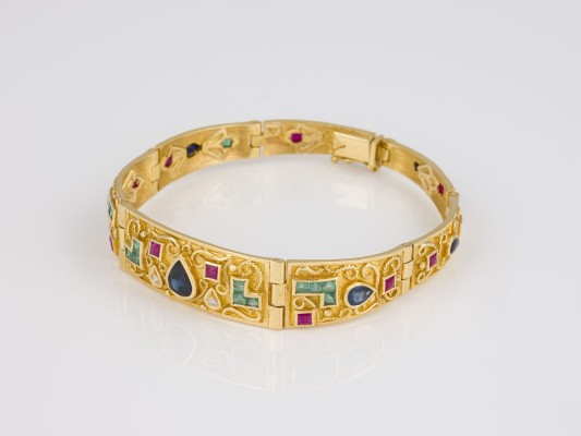 Auction 146<br>SAPHIR SMARAGD RUBIN ARMBAND