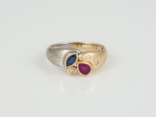 Auction 146<br>RUBIN-SAPHIR RING