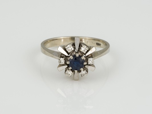 Auktion 146<br>SAPHIR RING