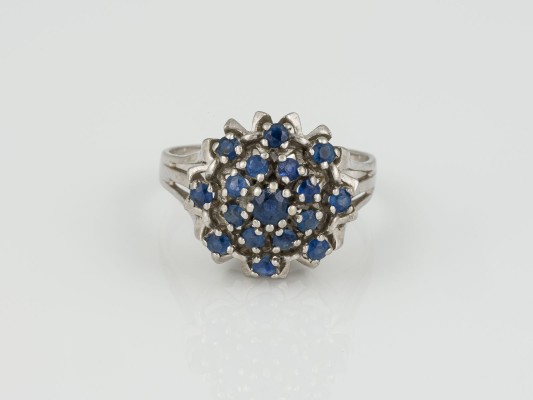 Auktion 146<br>SAPHIR RING