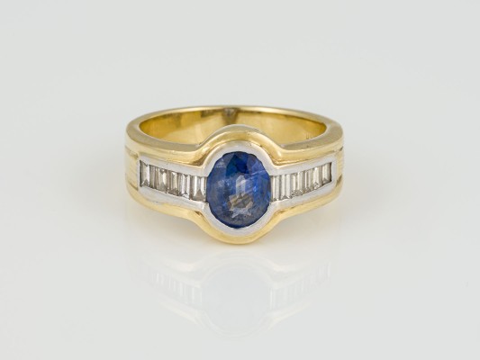 Auktion 146<br>SAPHIR RING