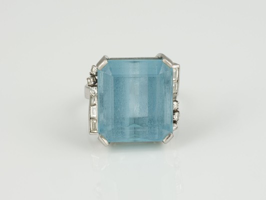 Auction 146<br>AQUAMARIN RING