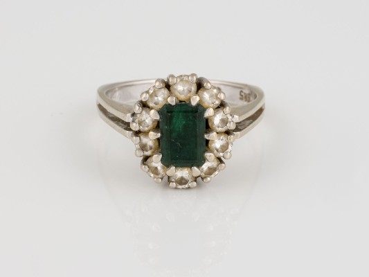 Auktion 146<br>SMARAGD-BRILLANT RING
