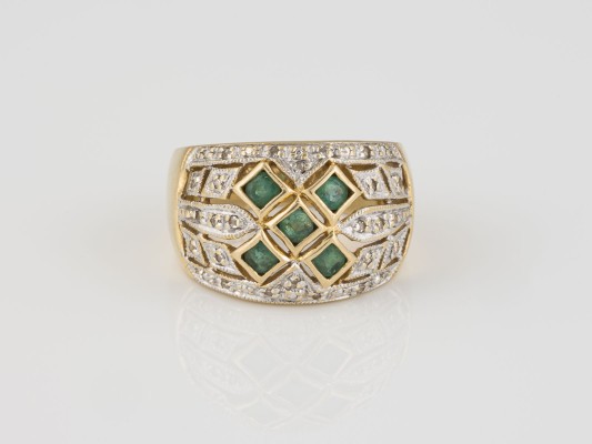 Auction 146<br>SMARAGD RING
