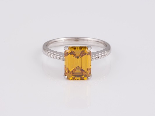 Auktion 146<br>FANCY SOLITÄR RING