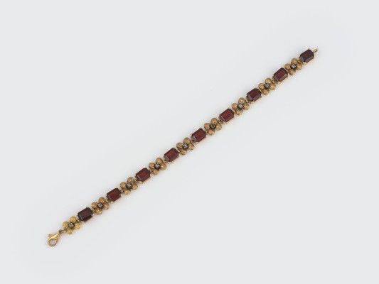 Auction 146<br>GRANAT ARMBAND