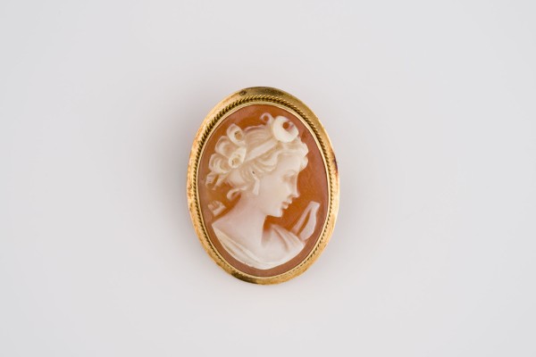 Auction 146<br>KAMEE ANHÄNGER/BROSCHE