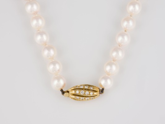 Auktion 146<br>PERLEN KETTE