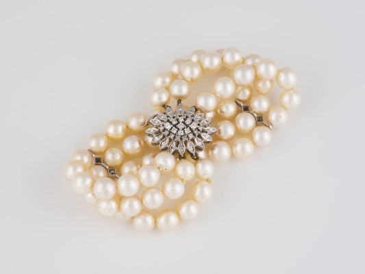 Auction 146<br>PERLEN DIAMANT ARMBAND