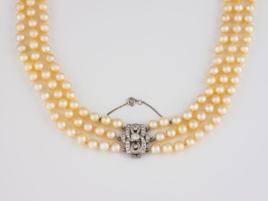 Auction 146<br>PERLEN COLLIER
