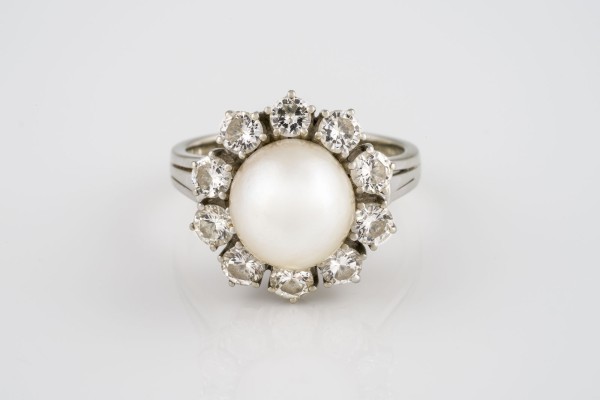 Auction 146<br>PERLEN-BRILLANT RING