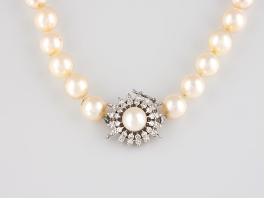 Auktion 146<br>PERLENCOLLIER