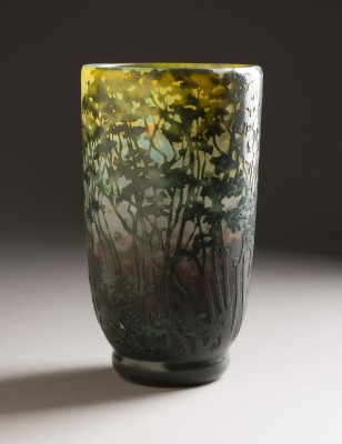 Auction 146<br>VASE MIT WALDLANDSCHAFT