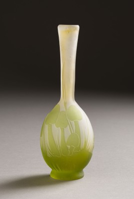 Auction 146<br>KLEINE ENGHALSVASE 'CHAMPIGNON'