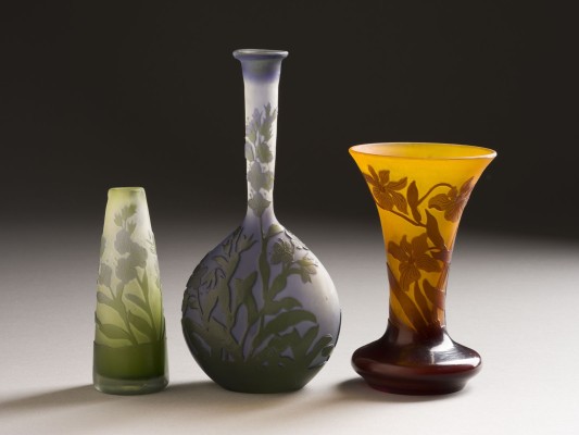 Auction 146<br>DREI KLEINE VASEN