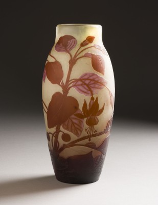 Auction 146<br>VASE MIT FUCHSIA
