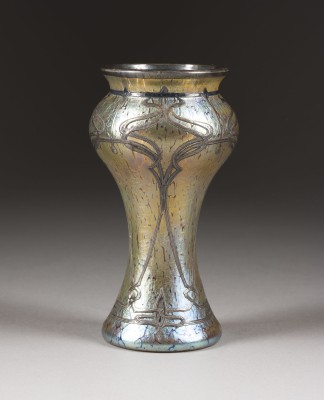 Auction 146<br>KLEINE VASE 'PAPILLON' MIT SILBERAUFLAGE