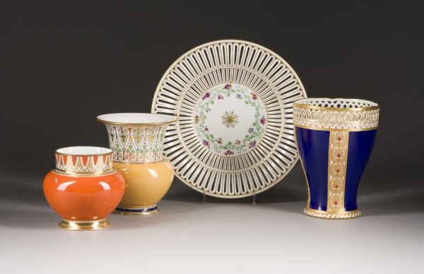 Auktion 146<br>TELLER UND DREI ART-DÉCO-VASEN