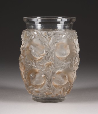 Auction 146<br>VASE 'BAGATELLE'