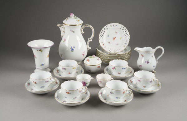 Auction 146<br>25-TEILIGES KAFFEESERVICE 'STREUBLUMEN'
