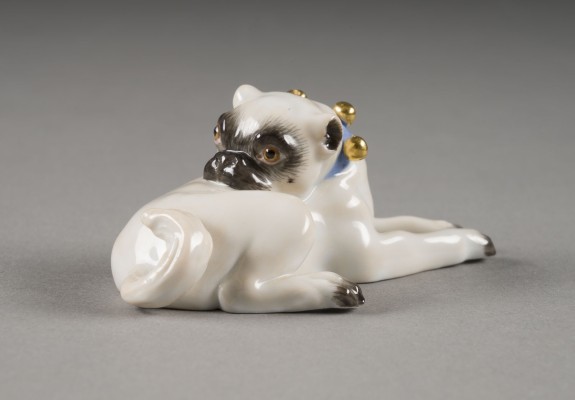 Auktion 146<br>MINIATUR-MOPS MIT SCHELLEN