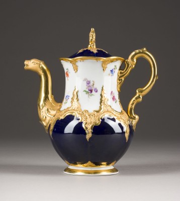 Auction 146<br>MOKKAKÄNNCHEN 'B-FORM - STREUBLUMEN'