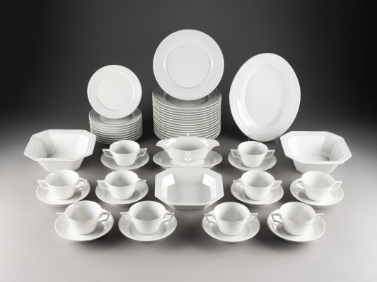 Auction 146<br>51-TEILIGES SPEISESERVICE 'KURLAND - WEISS'
